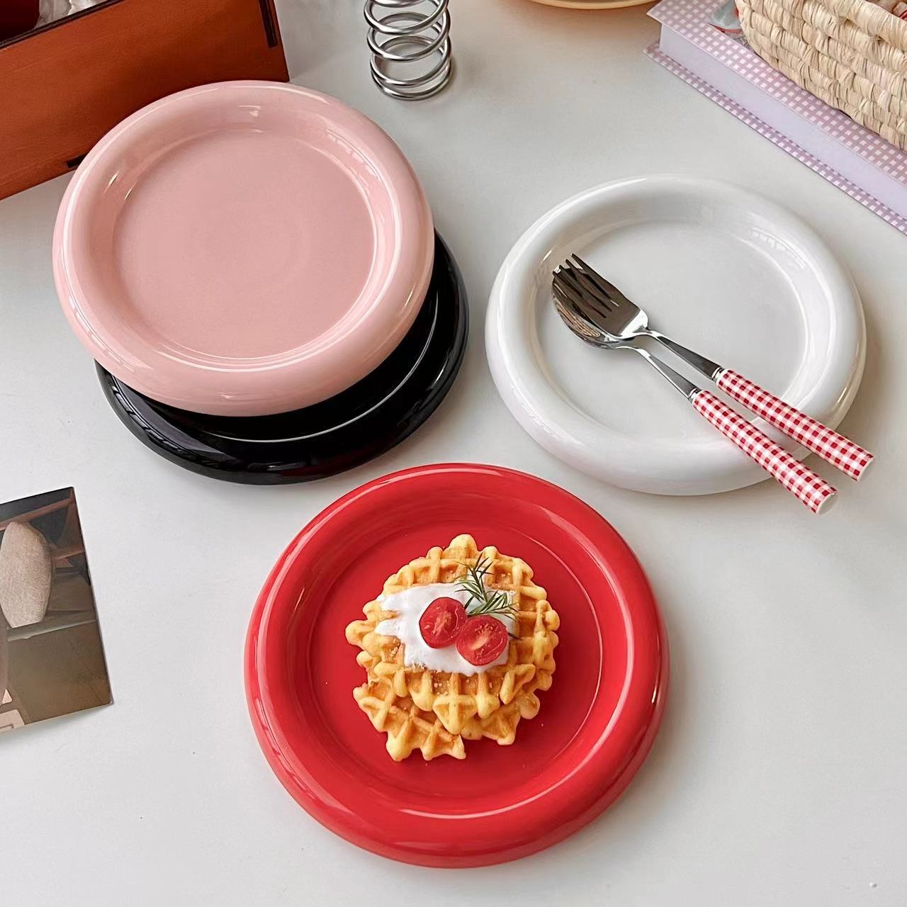 北欧風クリエイティブセラミックプレート丸型サービングプレート - Commercial Kitchen Services のレビューと価格